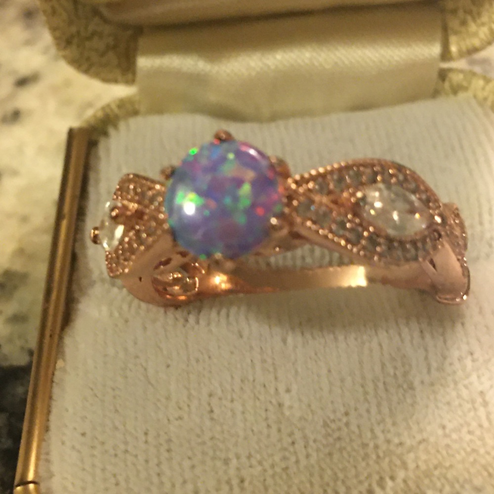Peermont. Ring novelty with fire opal stone